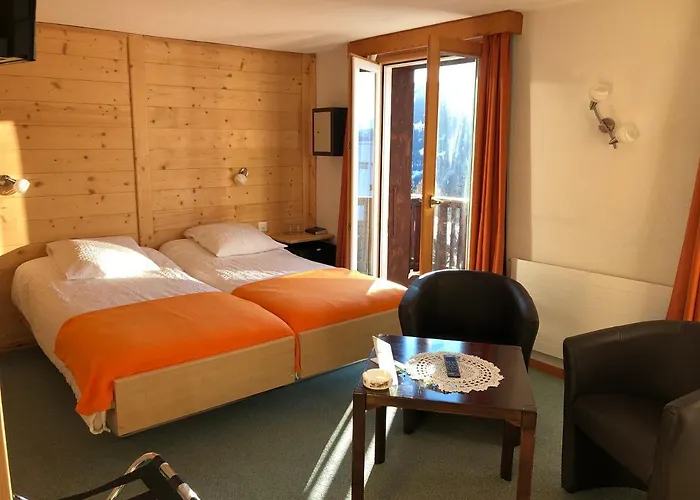 De La Poste فندق 3*